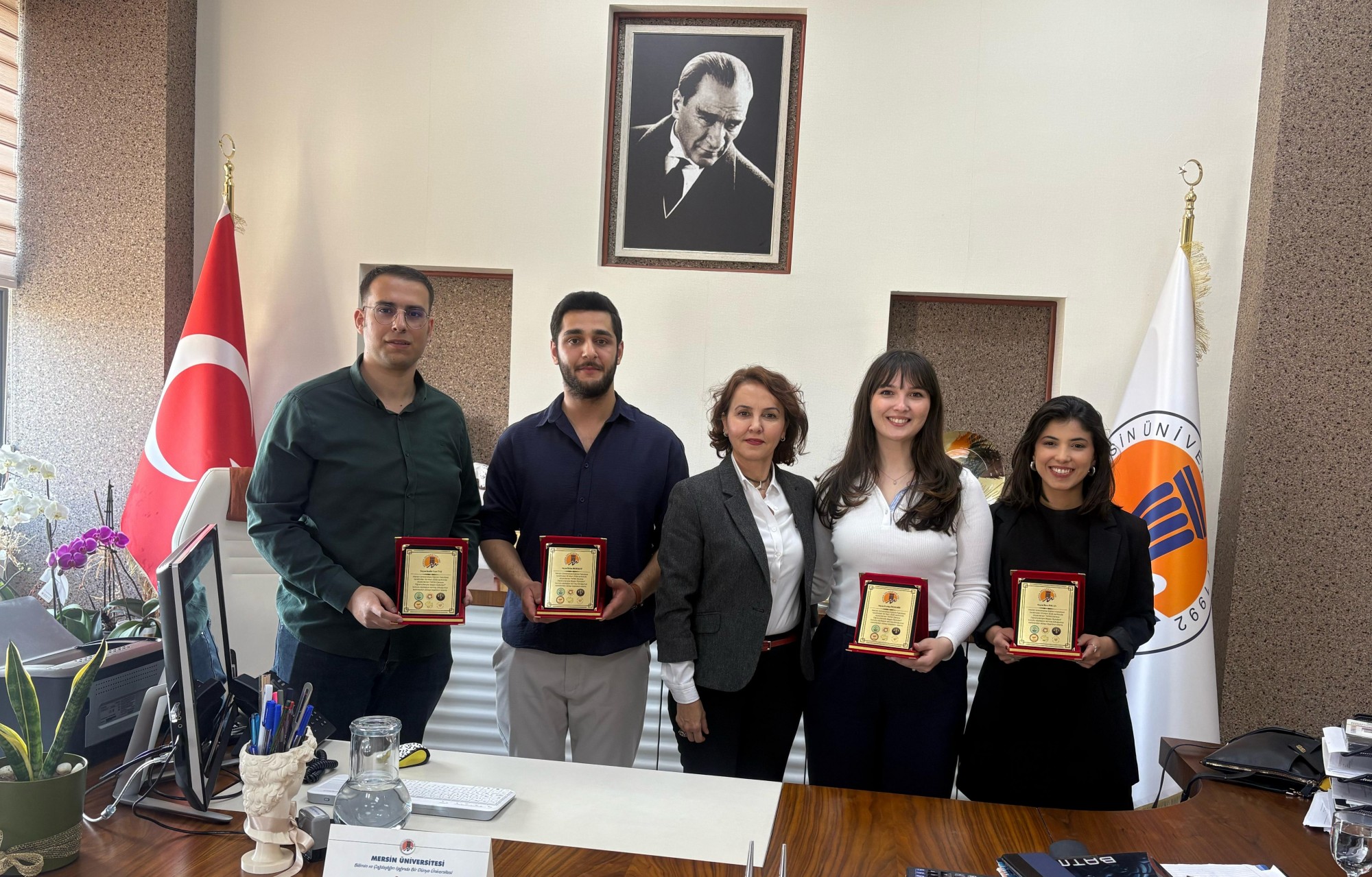 KPSS'de Dereceye Giren Mezunlarımız Öğrencilerimizle Buluştu detayı için tıklayınız