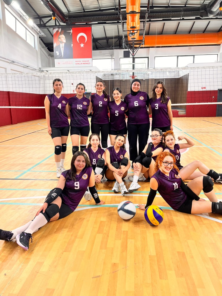 Fakültemiz Kadın Voleybol Takımı İlk Maçına çıkıyor detayı için tıklayınız