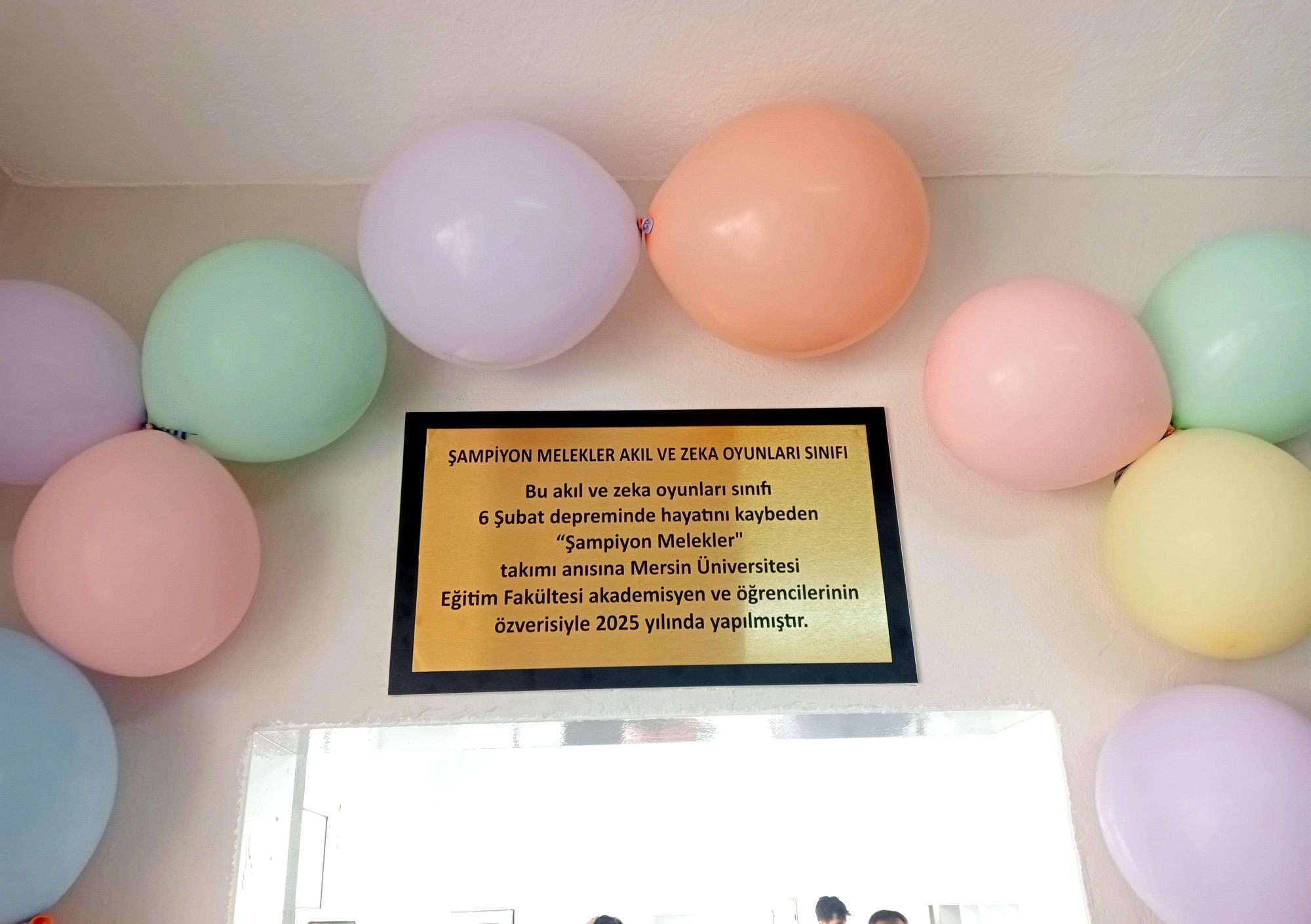 Eğitim Fakültemizden Şampiyon Melekler Anısına Anlamlı Proje: Çelikhan’a Spor Sahası ve Akıl-Zeka Oyunları Sınıfı Kazandırıldı detayı için tıklayınız